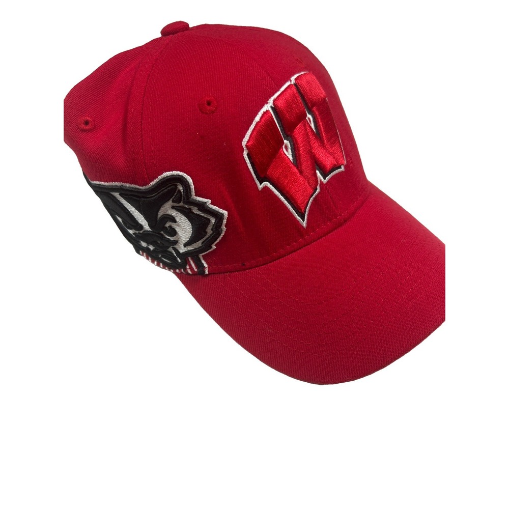 Vintage Wisconsin Badgers College Football Embroidered Top Of The World Red VTG